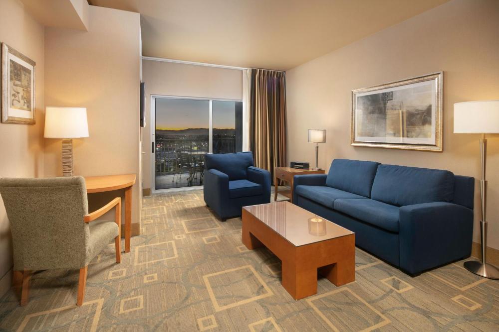 Solitaire King Suite interior